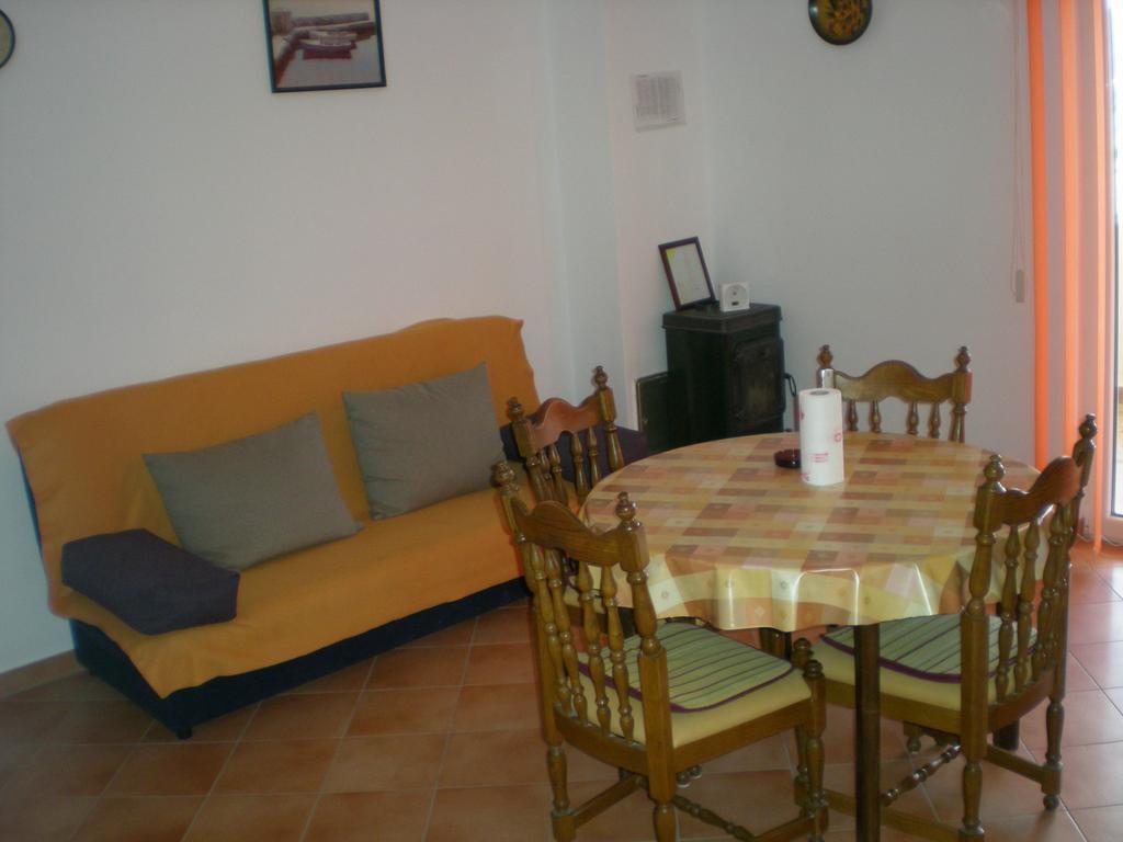 Apartments Karla Слатине Экстерьер фото