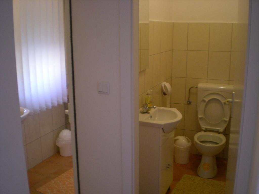 Apartments Karla Слатине Экстерьер фото