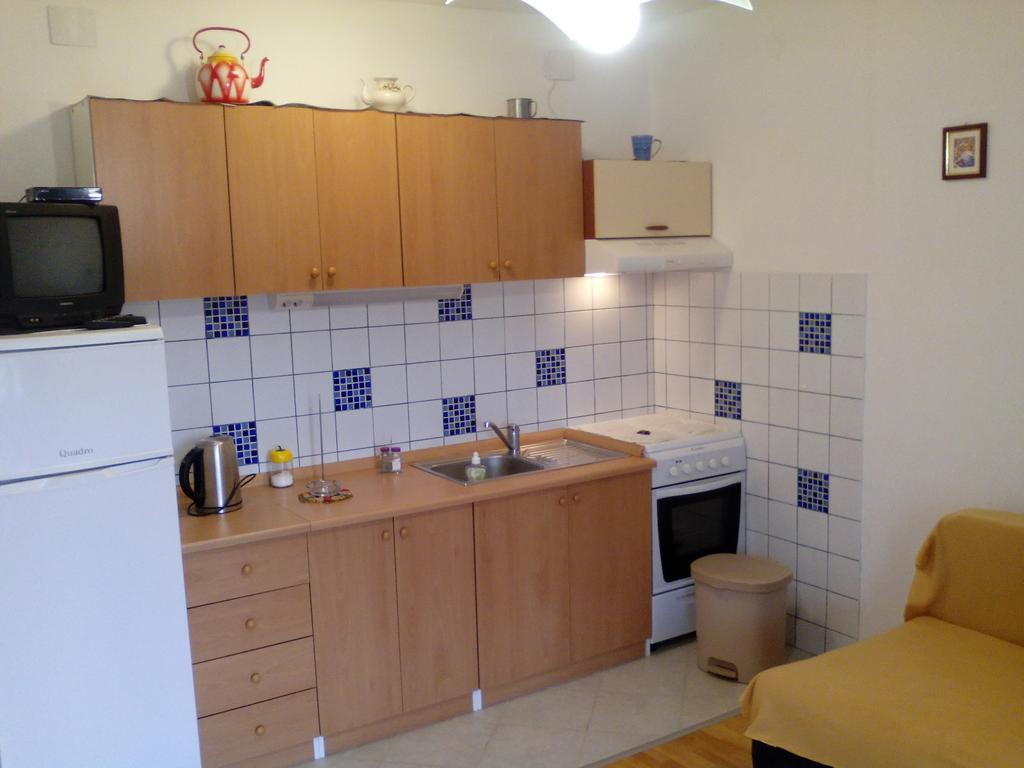 Apartments Karla Слатине Экстерьер фото